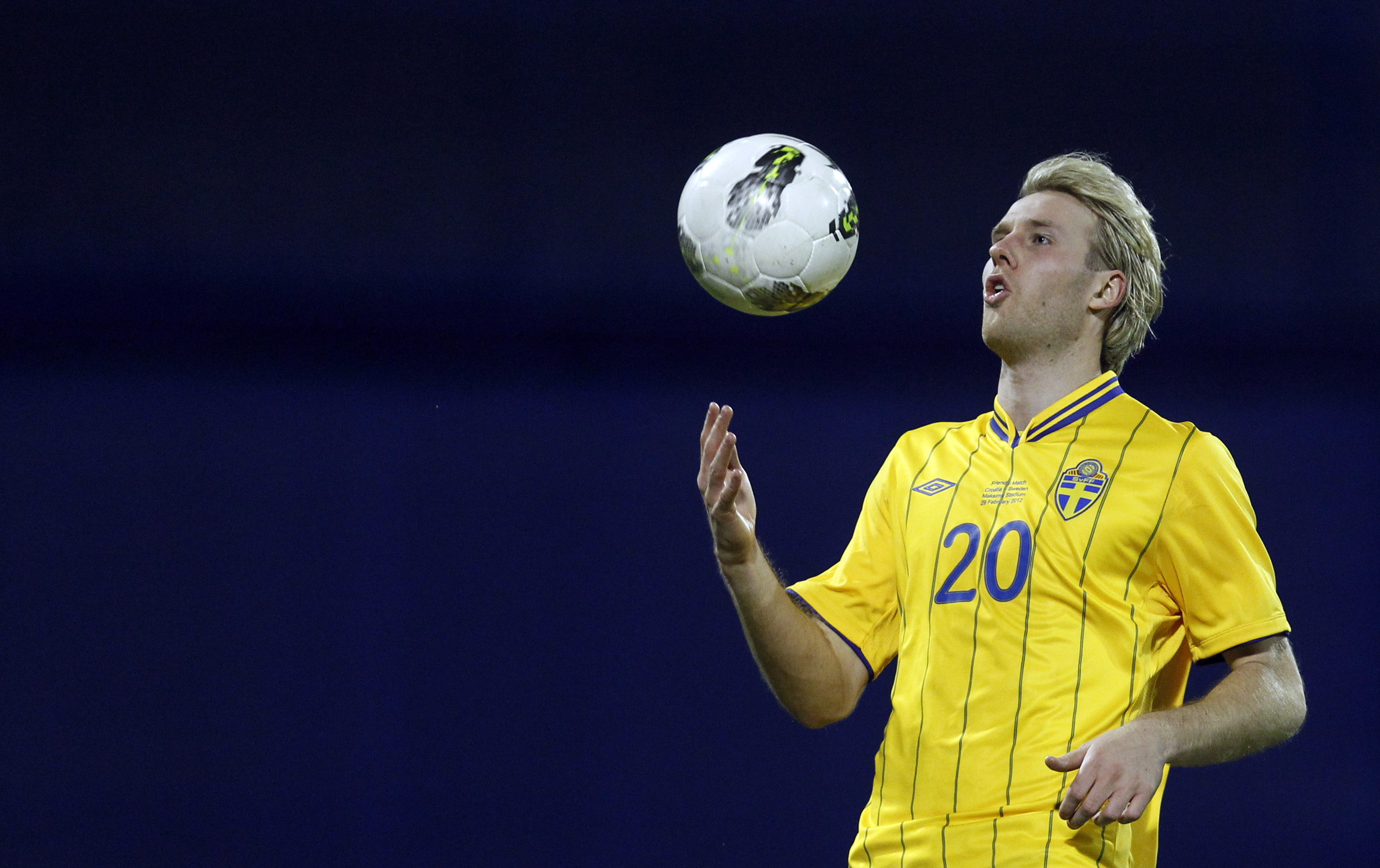 Ola Toivonen fick spela ute på kanten. En roll som inte är vanlig för anfallaren. Ola Toivonen fick spela ute på kanten. En roll som inte är vanlig för anfallaren.