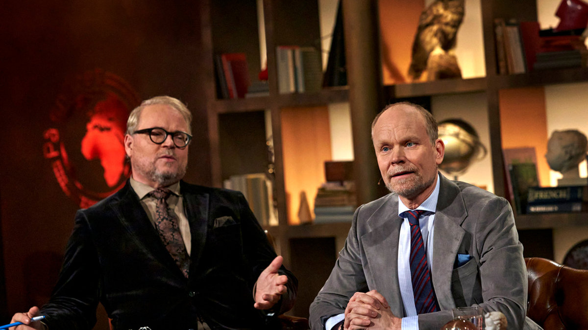 Domare Fredrik Lindström och programledare Kristian Luuk i 'På spåret' som lockade flest tv-tittare även förra veckan. Pressbild.