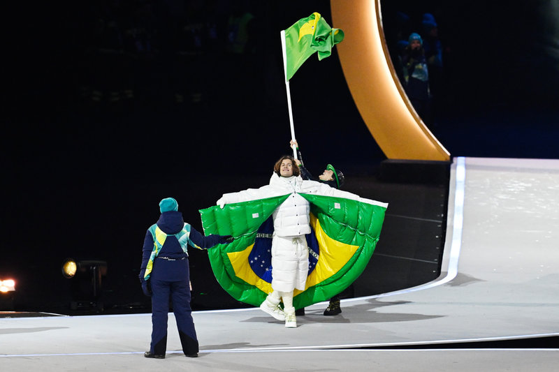 Brasilien gör storstilad entré under OS-invigningen på San Siro i Milano.