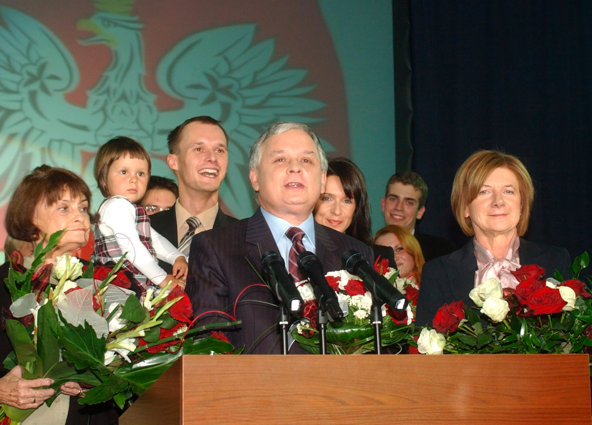 Lech Kaczynski omkom under lördagen i en flygkrasch.