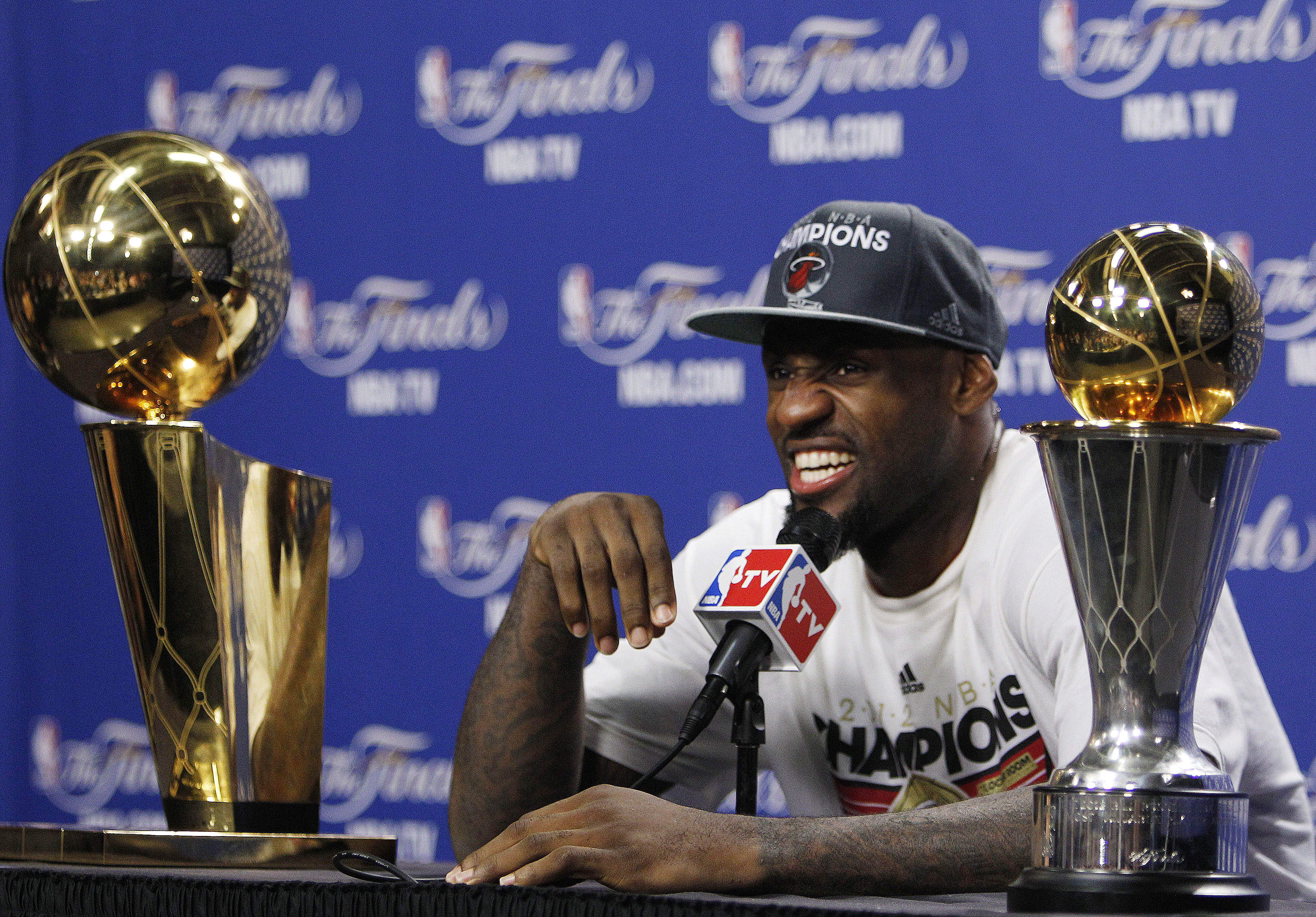 I ett stjärnfyllt lag är LeBron James, 27, den största. James svarade för 26 poäng i finalen och utsågs efter matchen till ligans mest värdefulla spelare. I ett stjärnfyllt lag är LeBron James, 27, den största. James svarade för 26 poäng i finalen och utsågs efter matchen till ligans mest värdefulla spelare.