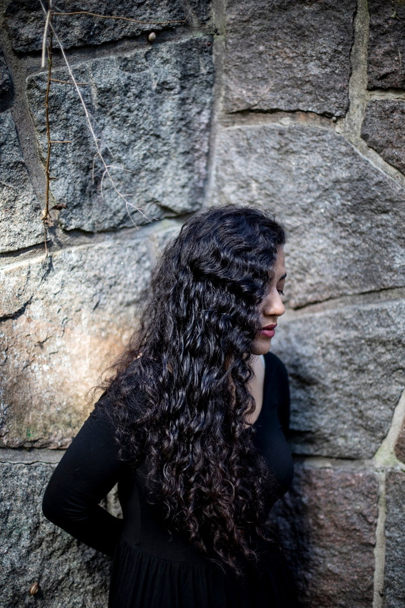 'Jag tycker att dikten är den högsta formen av fiktion för att den är så kristallklar', säger Athena Farrokhzad.
