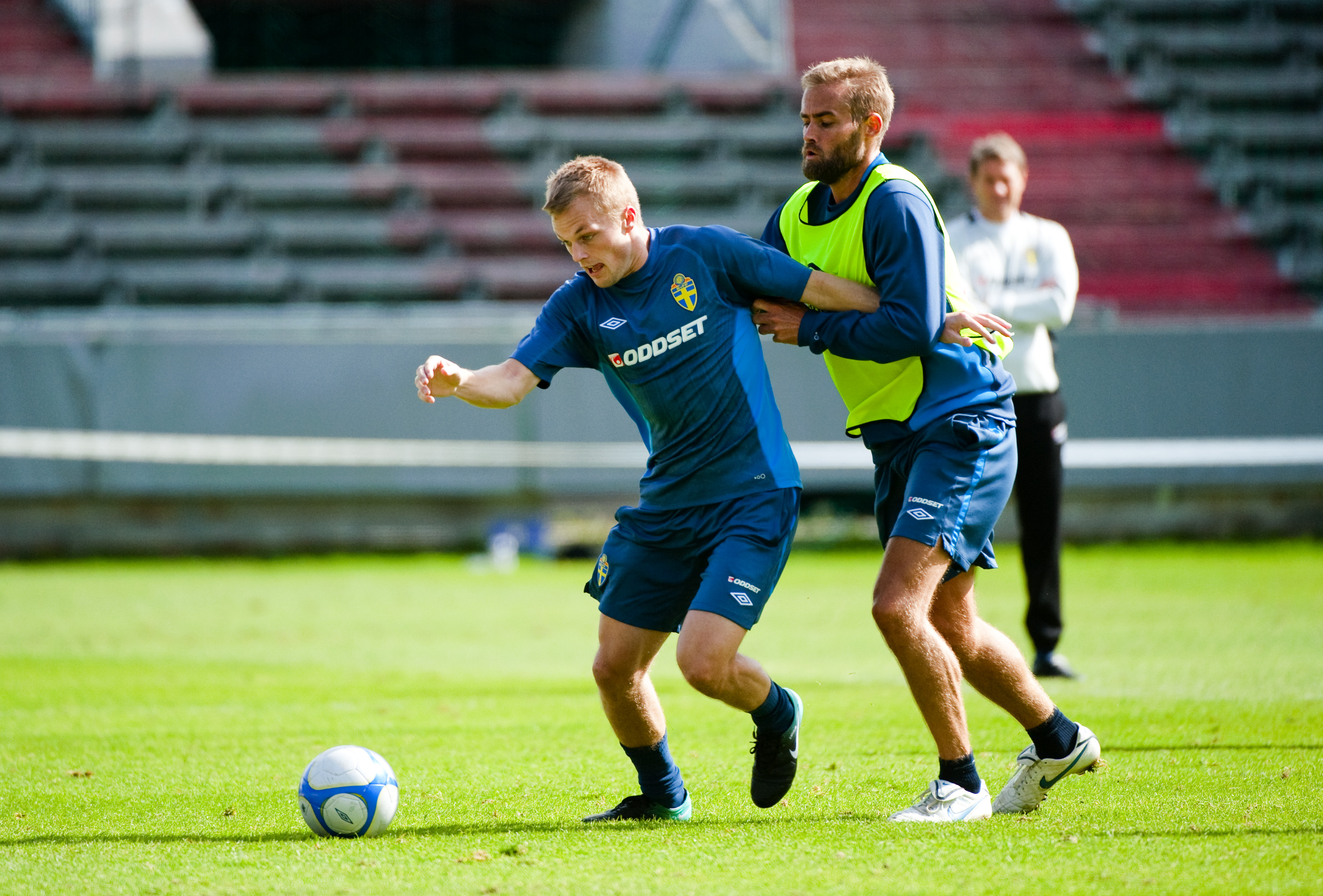 Sebastian Larsson gjorde sin första träning efter knäskadan han ådrog sig i helgen. Sebastian Larsson gjorde sin första träning efter knäskadan han ådrog sig i helgen.
