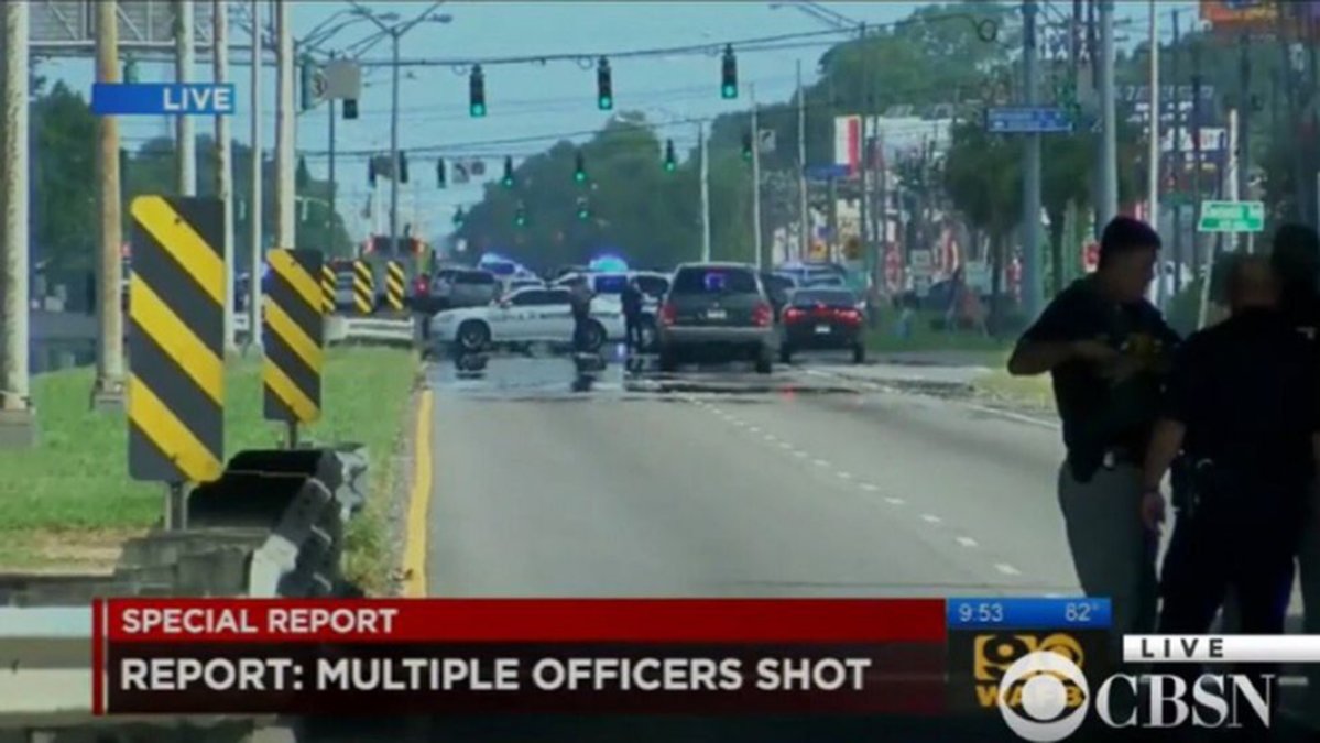 Flera poliser ska ha skjutits i Baton Rouge.