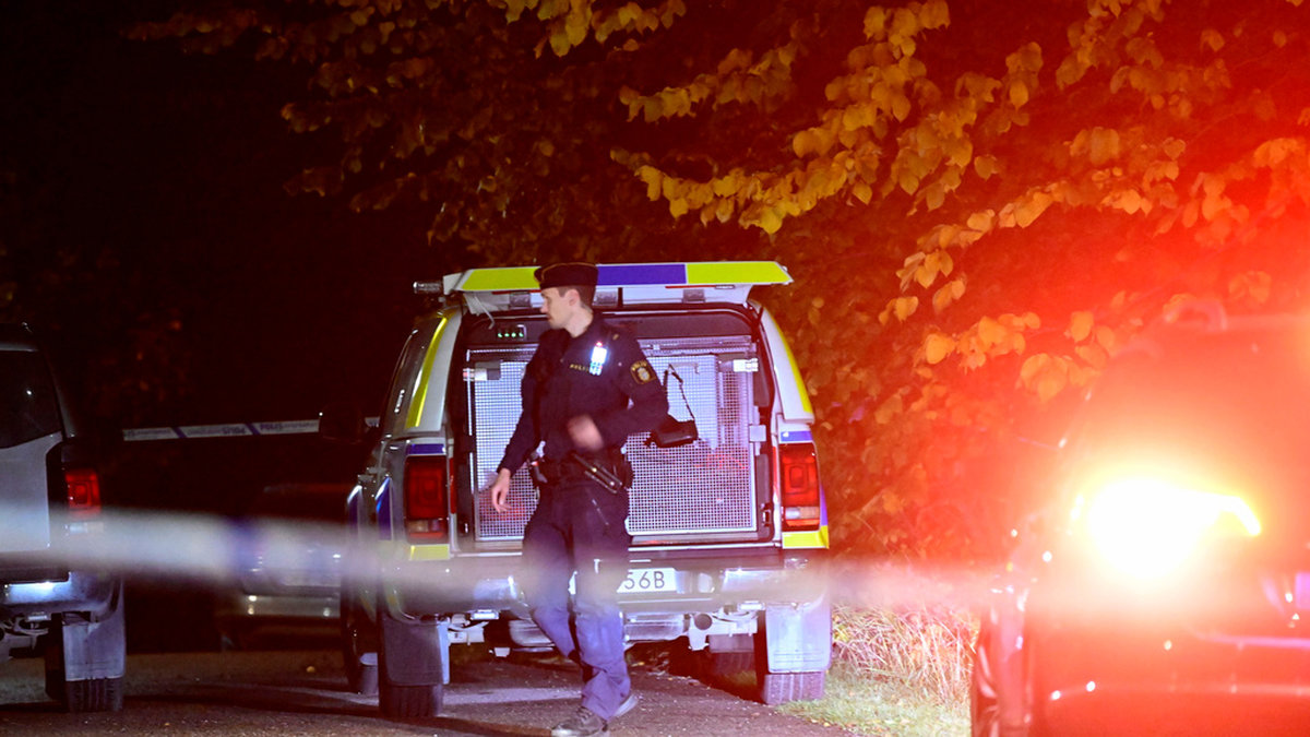 En man har häktats misstänkt för mordförsök sedan två personer skadats i Enköping. Arkivbild.