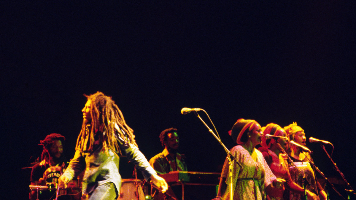Marley inledde därefter solokarriär och slog igenom världen över med albumet Exodus, 1977.