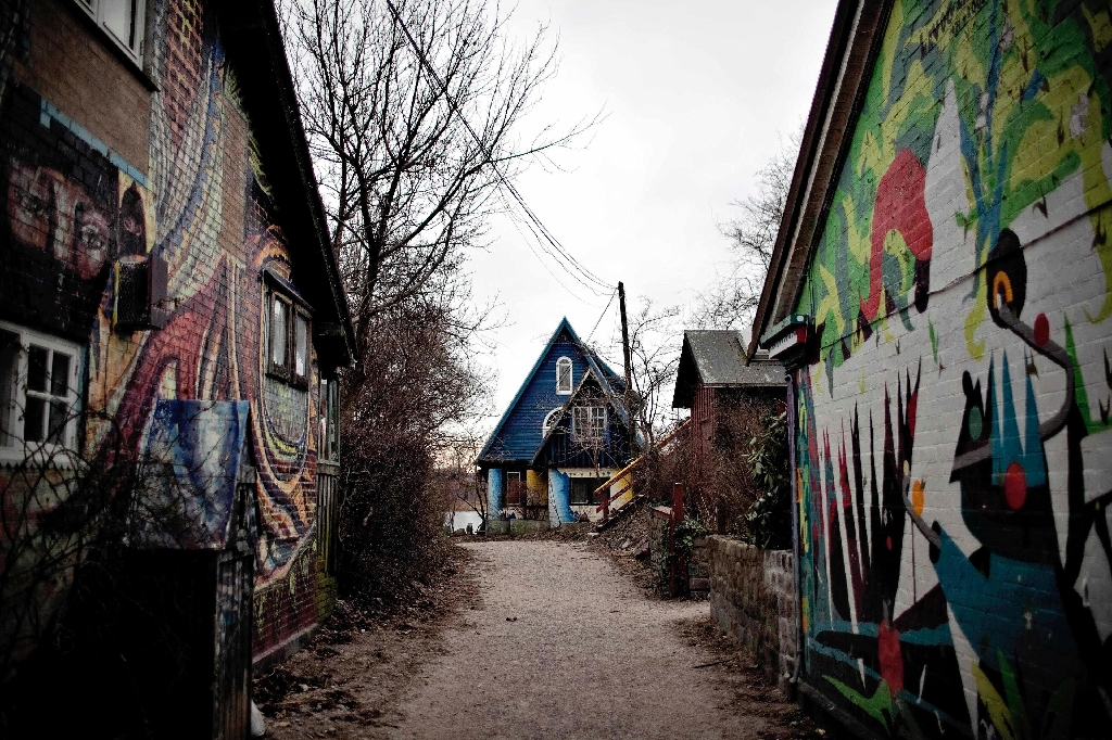 Christiania överlämnas till invånarna.