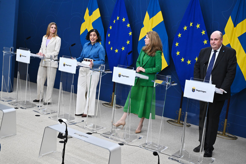 Liza-Maria Norlin, partisekreterare för Kristdemokraterna, utbildnings- och integrationsminister Simona Mohamsson (L), Josefin Malmqvist, utbildningspolitisk talesperson för Moderaterna och Patrick Reslow, skolpolitisk talesperson för Sverigedemokraterna.