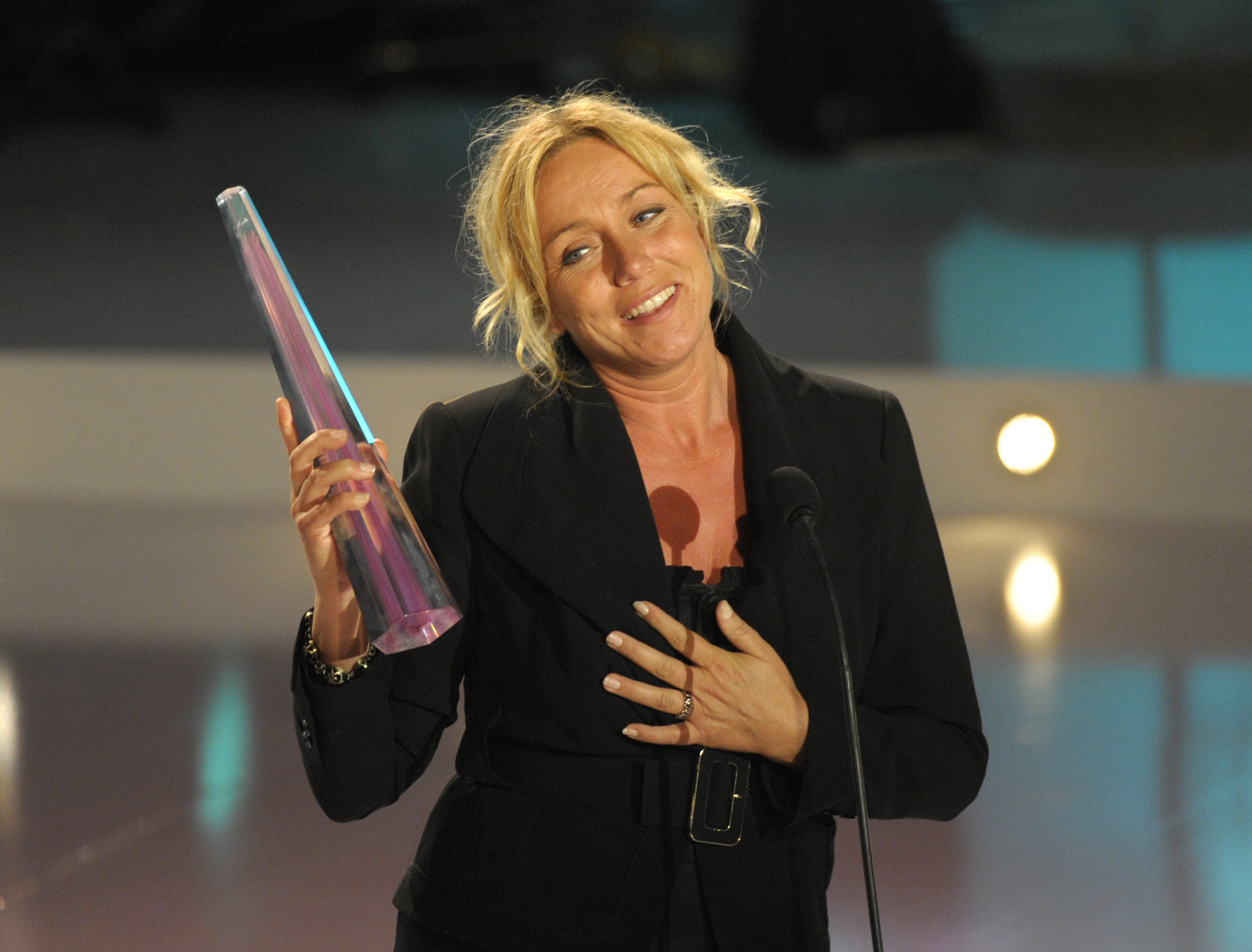 2008 vann Anne Lundberg pris för bästa kvinnliga programledare under tevegalan Kristallen.