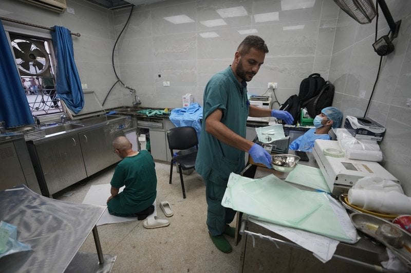 Vårdpersonal på Shifa-sjukhuseti Gaza stad. Arkivbild.