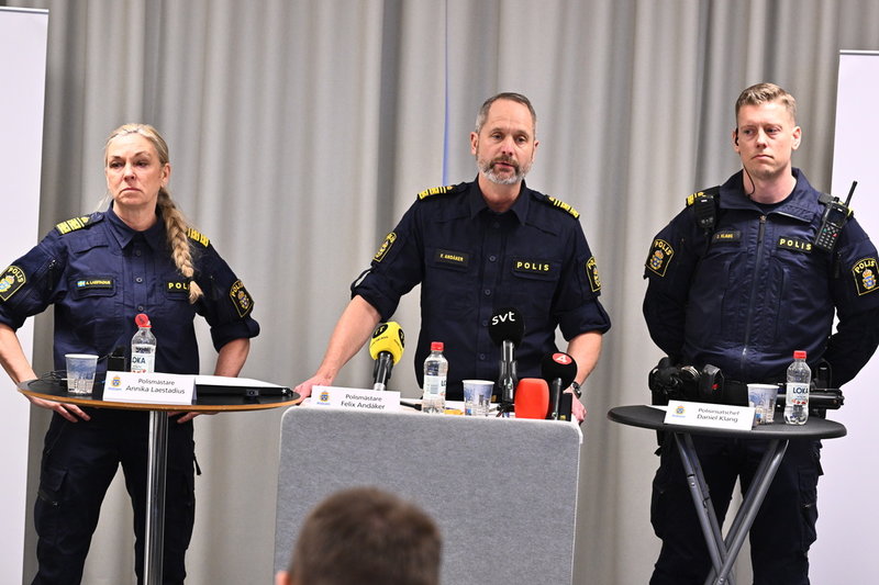 Annika Laestadius, polismästare, Felix Andåker, polismästare och Daniel Klang, polisinsatschef, under tisdagens pressträff.