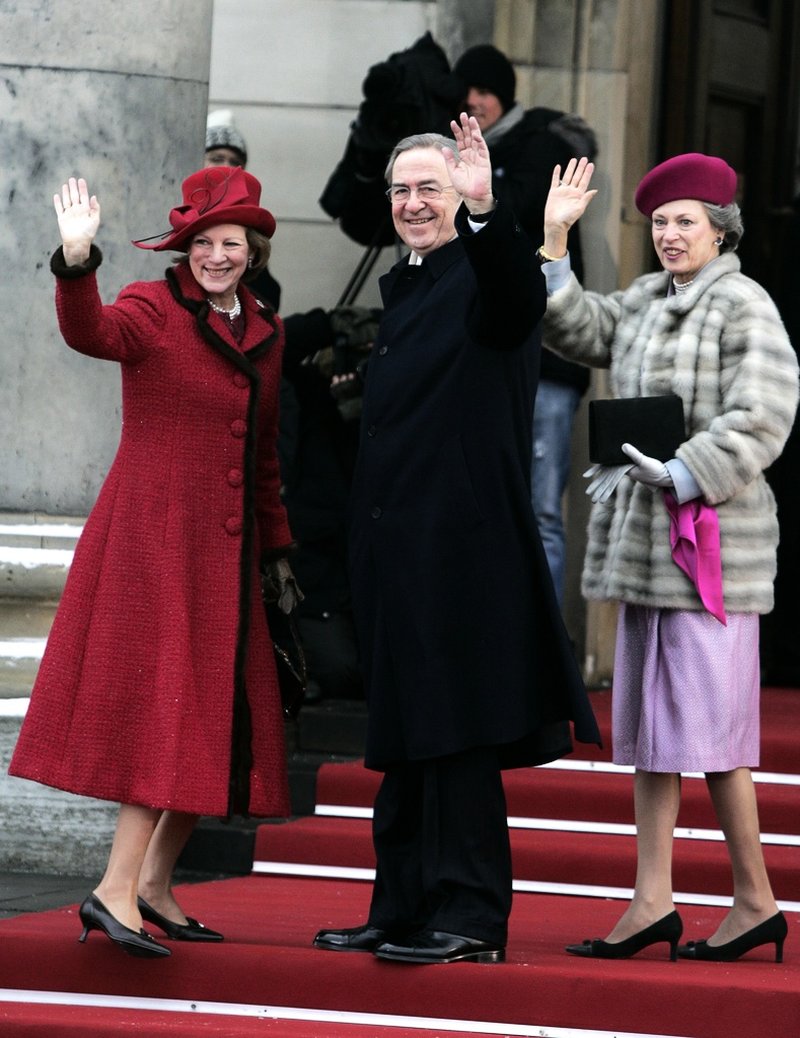 Konstantin (mitten) med drottning Anne-Marie och prinsessan Benedikte i Köpenhamn. Arkivbild.