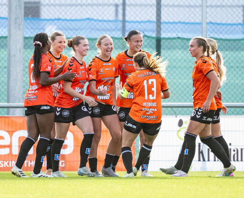 Kristianstad jublar efter den sena kvitteringen till 1–1 mot Malmö FF. 