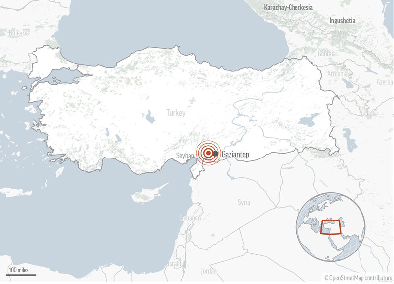 Ett skalv med magnituden 7,8 inträffade i sydöstra Turkiet nära staden Gaziantep natten mot måndagen.