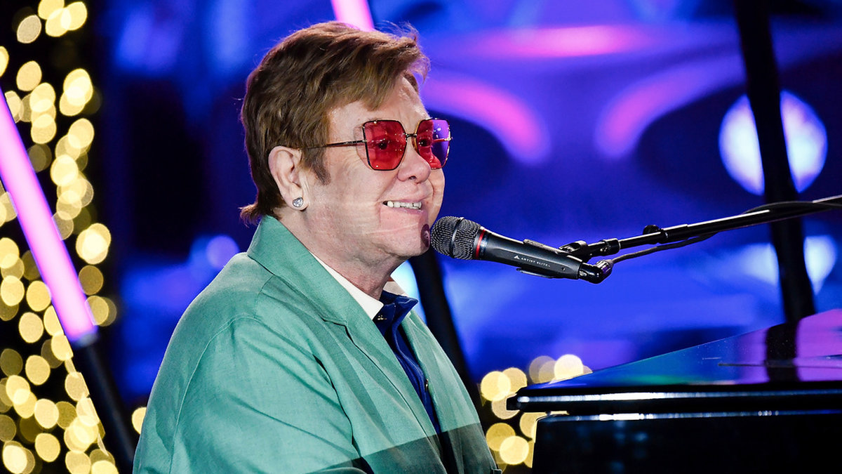 Elton John återupplivar sin farvälturné i slutet av mars. Arkivbild.