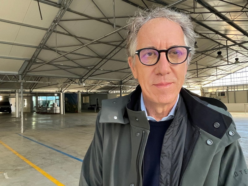 Alberto Banchieri, borgmästare i blomstaden San Remo, vill skicka blommor till festen, trots Nobelstiftelsens beslut.