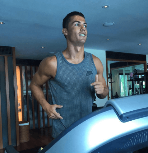 Löpning är förstås en stor del av Ronaldos träning. Löpning är förstås en stor del av Ronaldos träning.