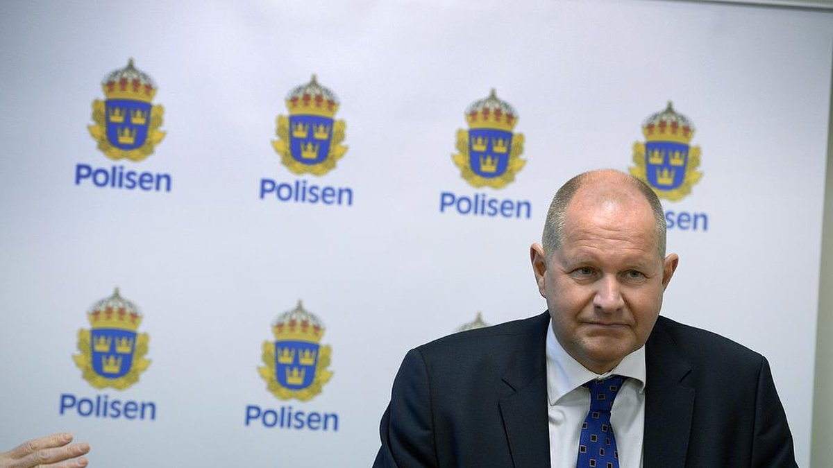 Rikspolischef Dan Eliasson får sitta kvar på sin position