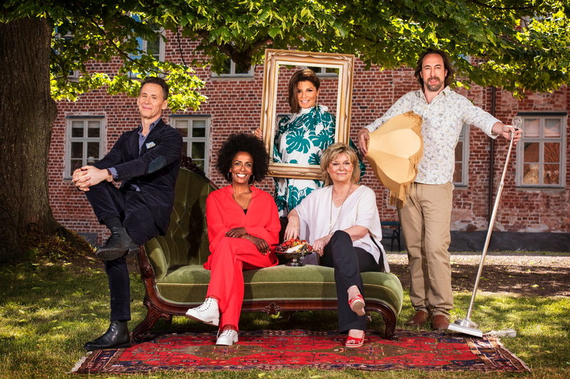 I säsongens tredje avsnitt av 'Stjärnorna på slottet' uppfyller David Lagercrantz tillsammans med Marika Carlsson, Carola Häggkvist, Grynet Molvig och Per Andersson sin gamla ungdomsdröm om att bli skådespelare. Pressbild.