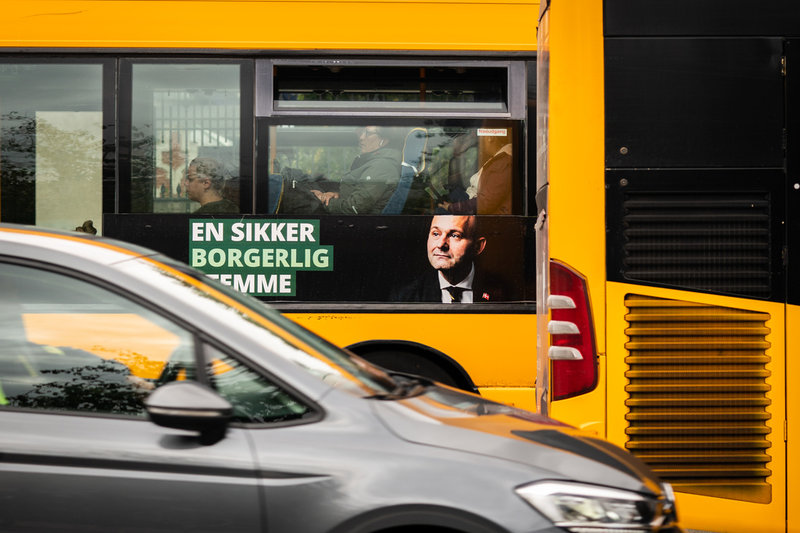 'En säker borgerlig röst', lyder budskapet på en buss i Köpenhamn. Bilden togs den 14 september.