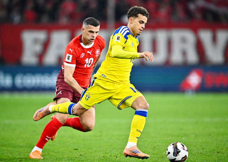 Yasin Ayari (närmast) i VM-kvalet. Arkivbild.