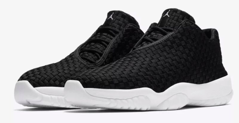 Svarta sneakers på rea