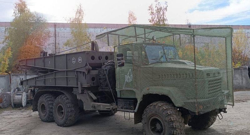 De flesta fordon i östra Ukraina är fisknätsbeklädda, berättar Ludvig Ramestam på Operation Change.