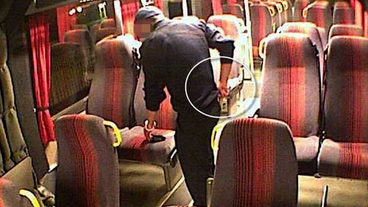 Har chauffören glömt bort att bussen är utrustad med övervakningskamera?