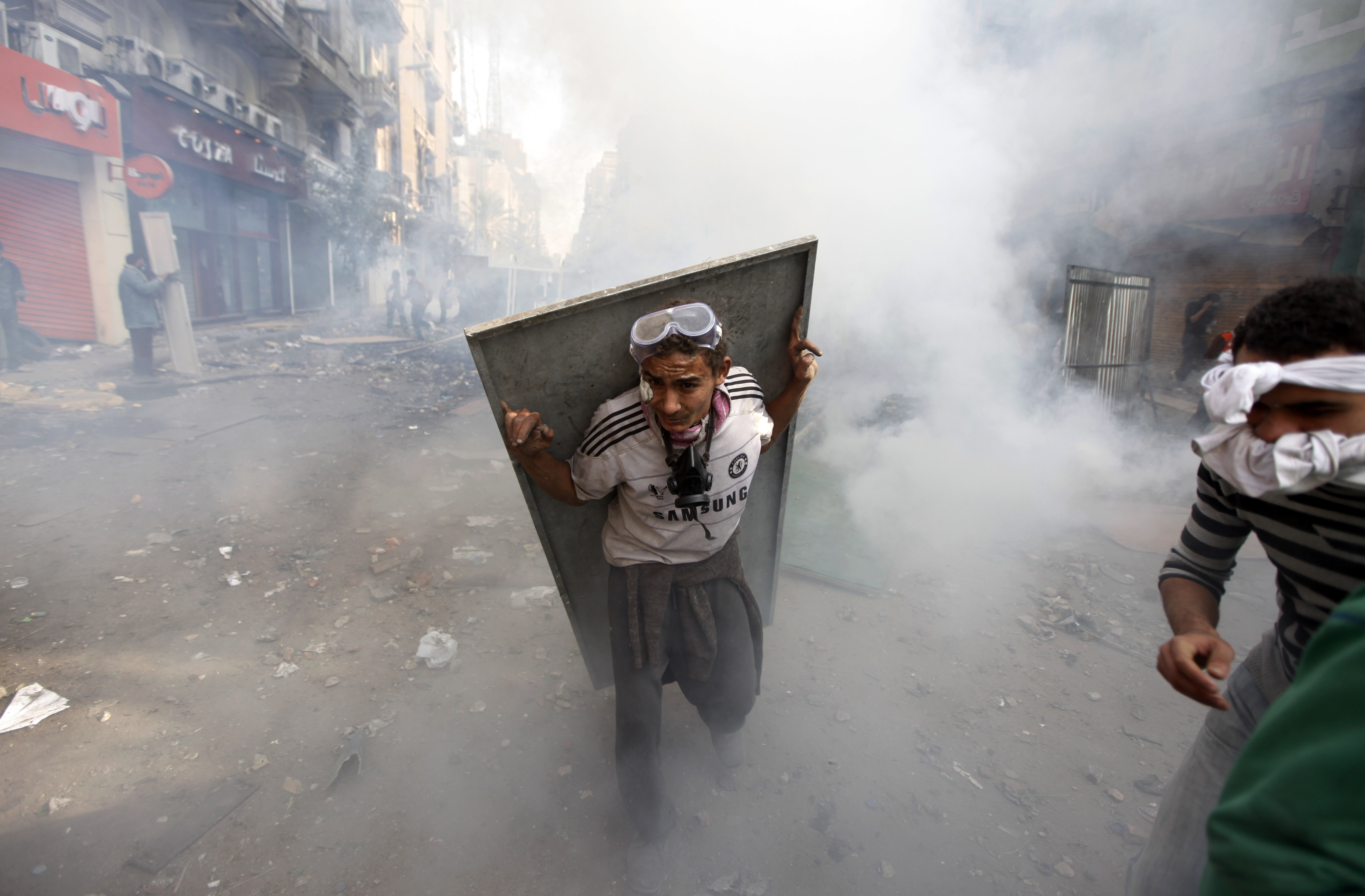 Tårgasen har använts frekvent mot demonstranter i Egypten den senaste tiden.