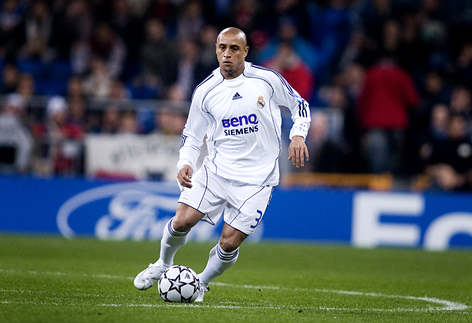 Roberto Carlos hade kanske världens hårdaste skott när han spelade. Han gjorde 120 matcher i CL, de flesta för Real Madrid. Roberto Carlos hade kanske världens hårdaste skott när han spelade. Han gjorde 120 matcher i CL, de flesta för Real Madrid.