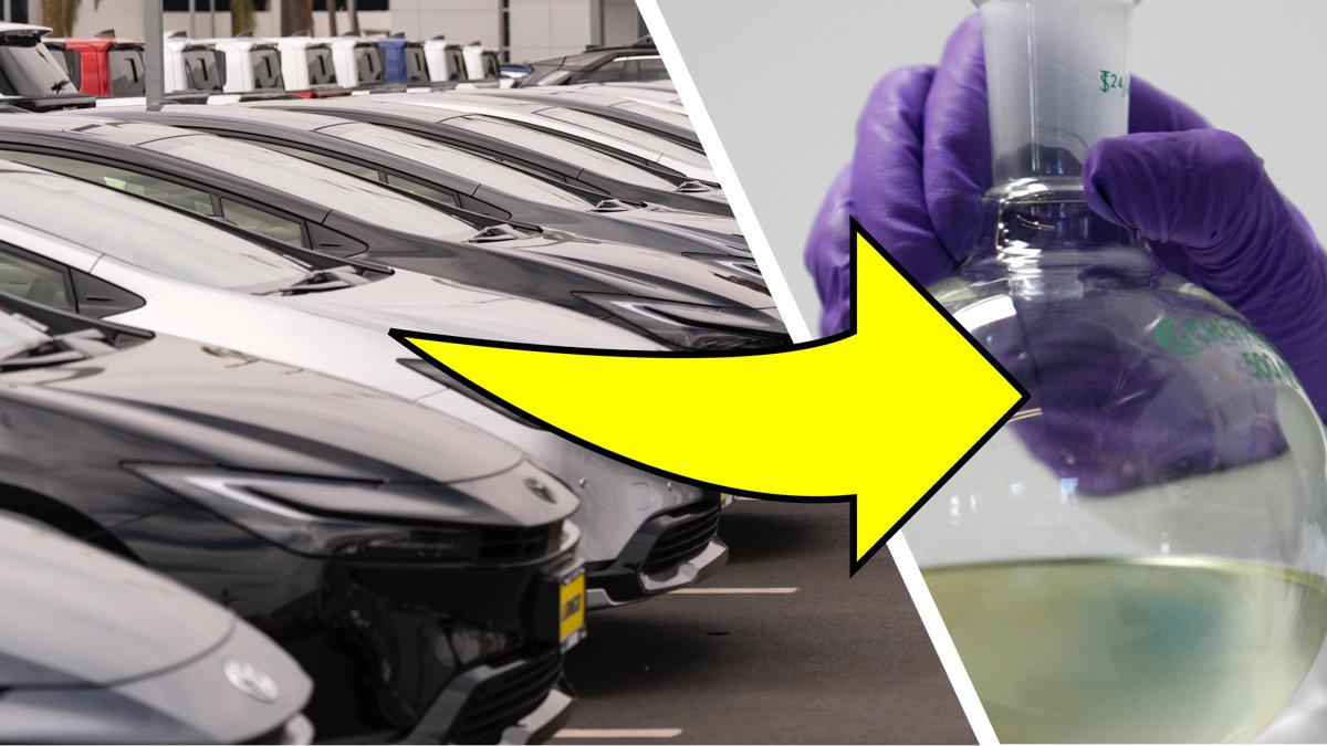 Världens största biltillverkare “pausar” elbilen: Så påverkar det framtiden för elbilarna.