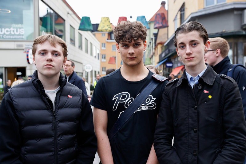 Joel Weman, Love Christiernin och Sigge Jansson, i samband med en manifestation mot våld i centrala Uppsala, anordnad av Uppsala kommun.