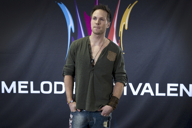 Anders Fernettes bidrag diskades bara timmar efter att han valts ut till Melodifestivalen. 