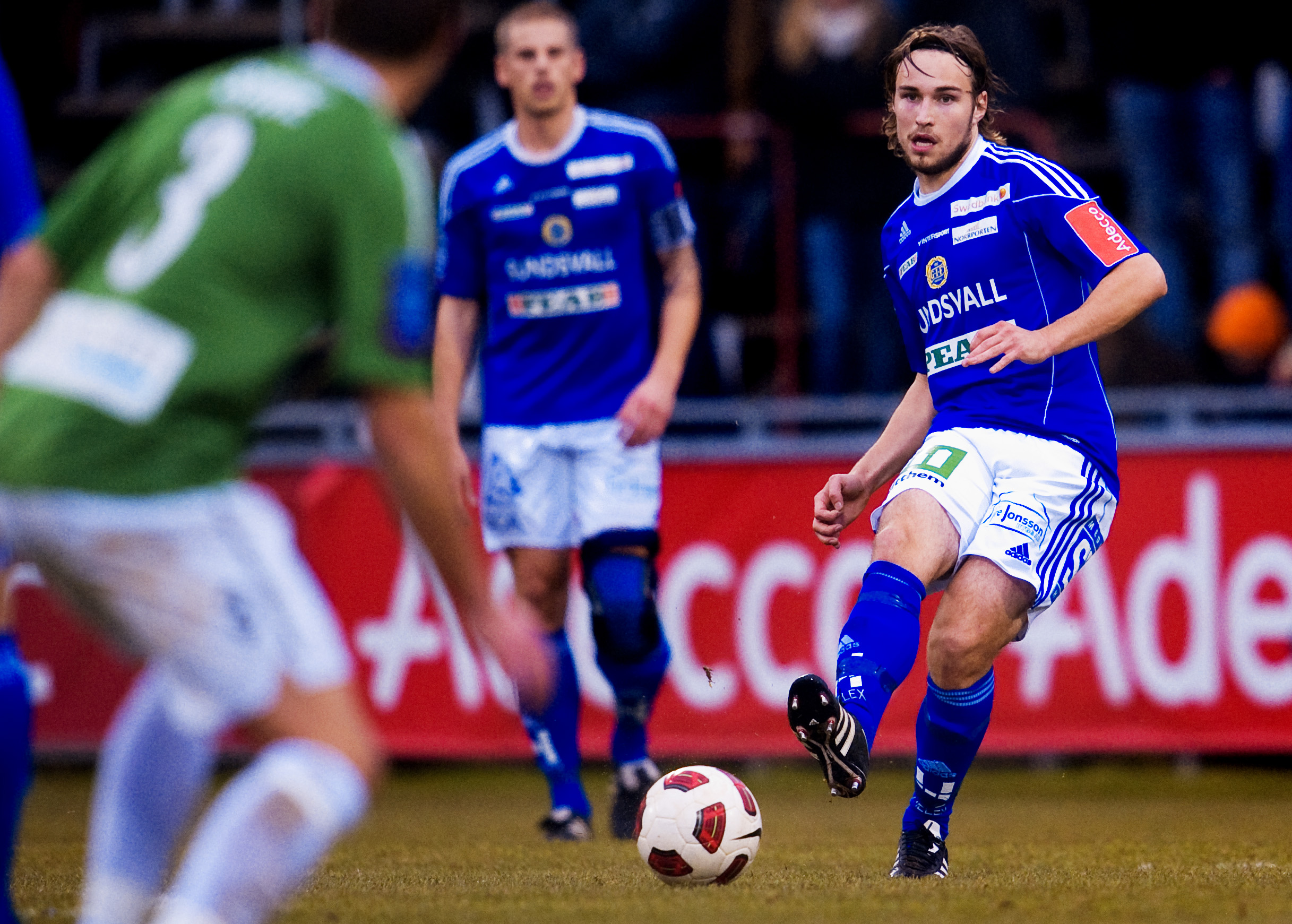 23. Kevin Walker, defensiv mittfältare. Betyg: 3/5. Talang som haft bekymmer med blodförgiftning. Hade stor del i framgångarna när han anslöt under fjolårets senare del med tre mål på åtta matcher. Har använts i en tillbakadragen roll på försäsongen, anna 23. Kevin Walker, defensiv mittfältare. Betyg: 3/5. Talang som haft bekymmer med blodförgiftning. Hade stor del i framgångarna när han anslöt under fjolårets senare del med tre mål på åtta matcher. Har använts i en tillbakadragen roll på försäsongen, anna