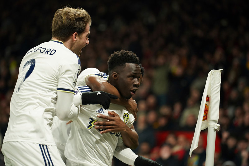 Wilfried Gnonto jublar efter ledningsmålet för Leeds redan efter en minuts spel.