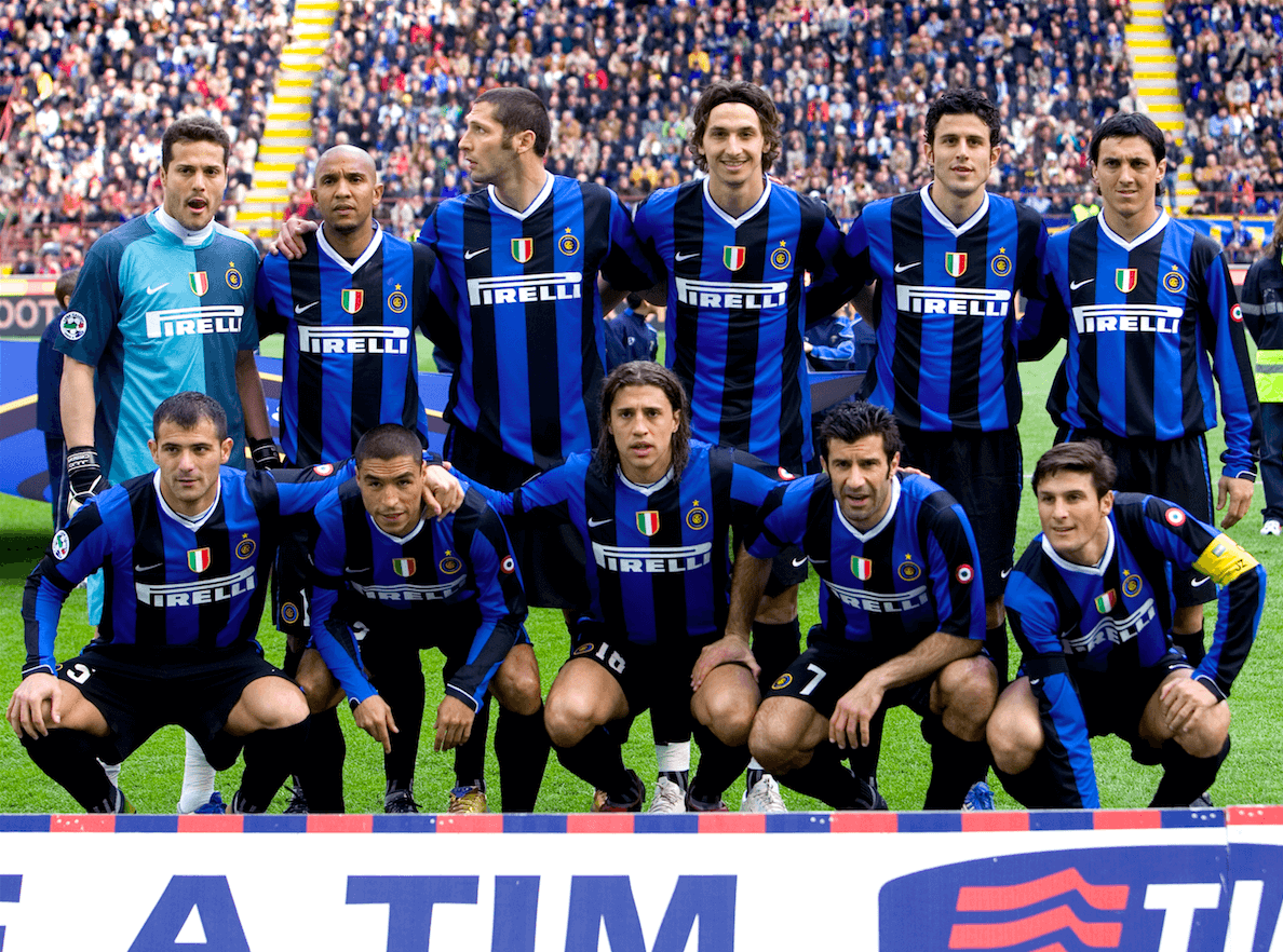 Sedan bar det av till Inter. Ganska många legendarer på samma bild. Kan du namnge alla?