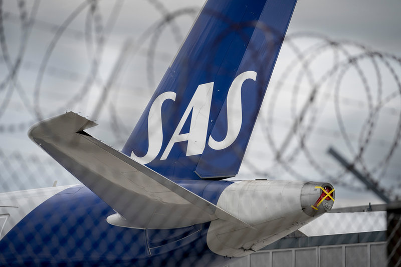 Pilotstrejken är nu över och charterbolagen hoppas nu att flygtrafiken kan komma i gång så fort som möjligt. Bild på ett stillastående SAS-plan vid Köpenhamns flygplats på måndagen.