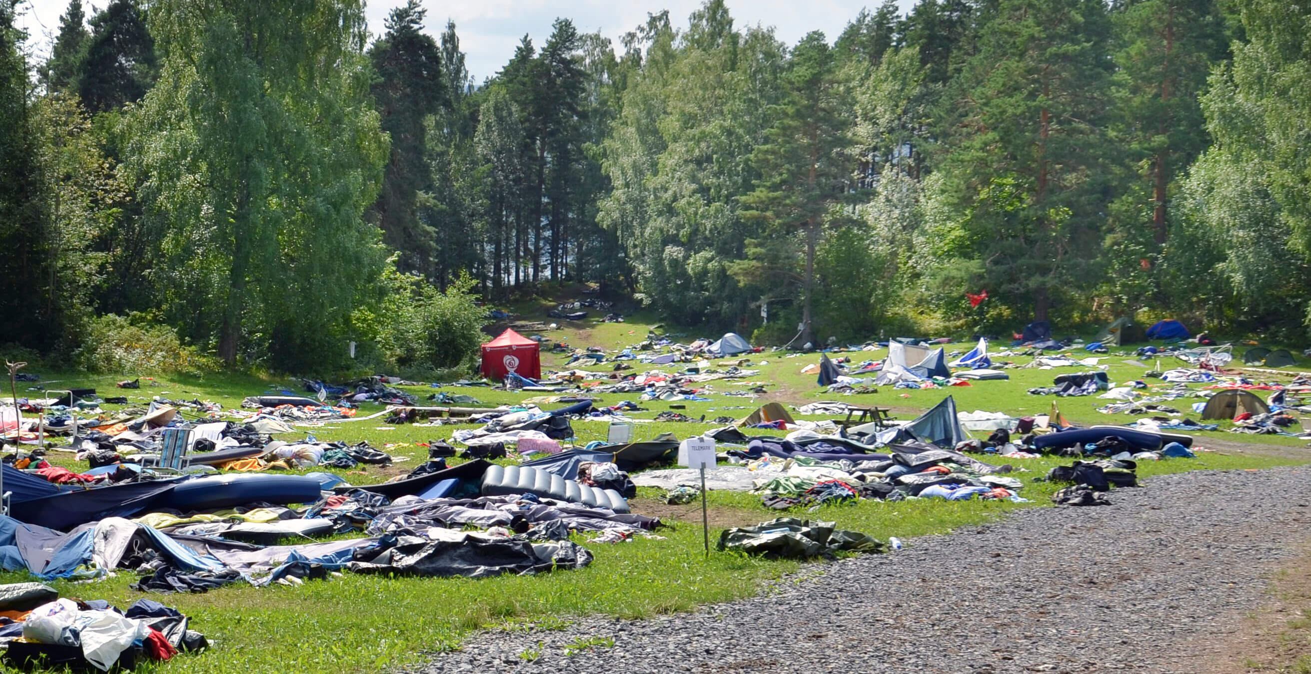 Ungefär en timme senare kunde han gripas på ön. Ungefär en timme senare kunde han gripas på ön.
