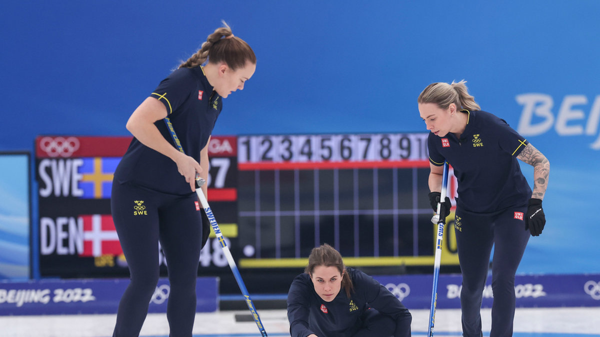 I OS i Peking förra året tog Anna Hasselborg, mitten, Agnes Knochenhauer, vänster, och Sofia Mabergs, höger, brons. Arkivbild.