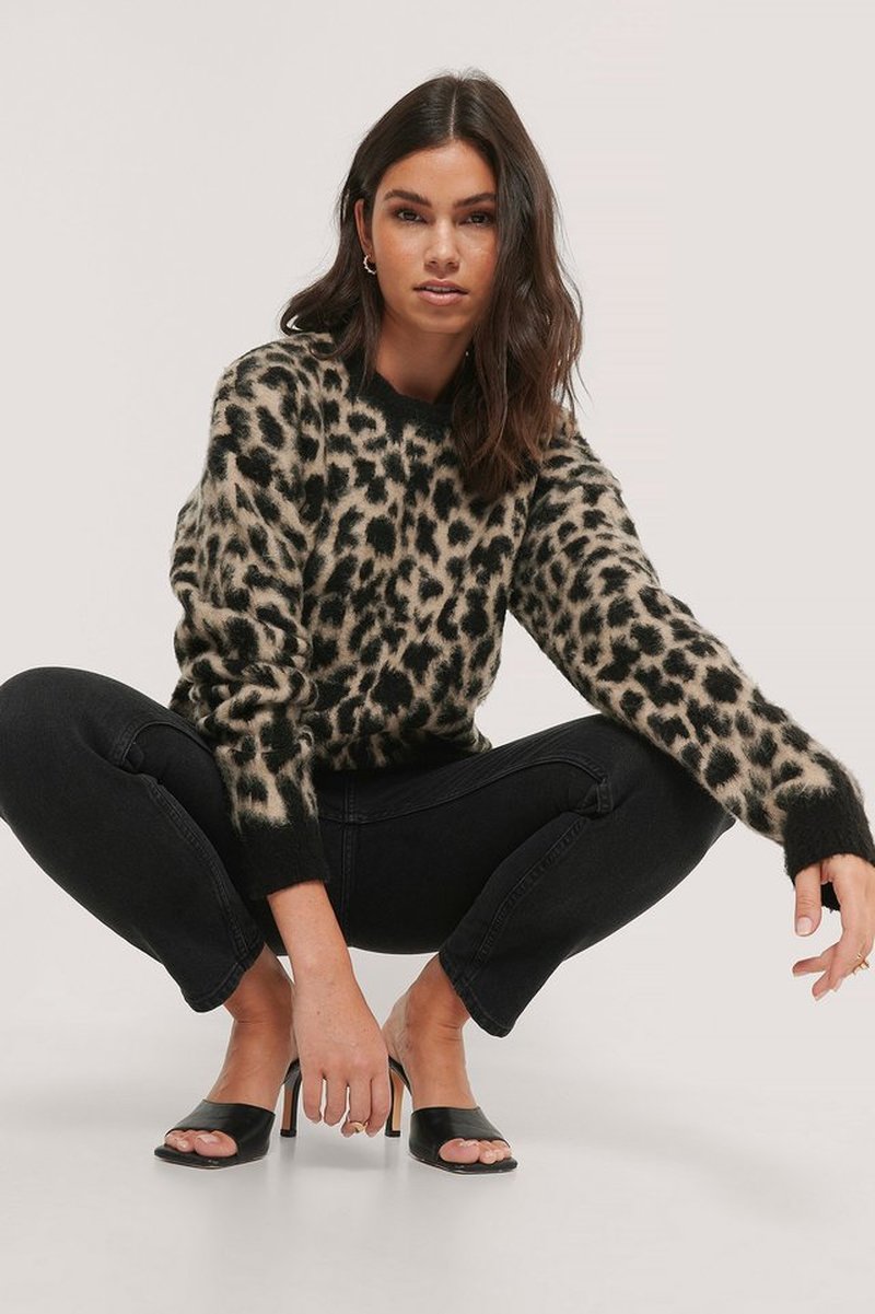 Black Week NA-KD: Leopardmönstrad tröja