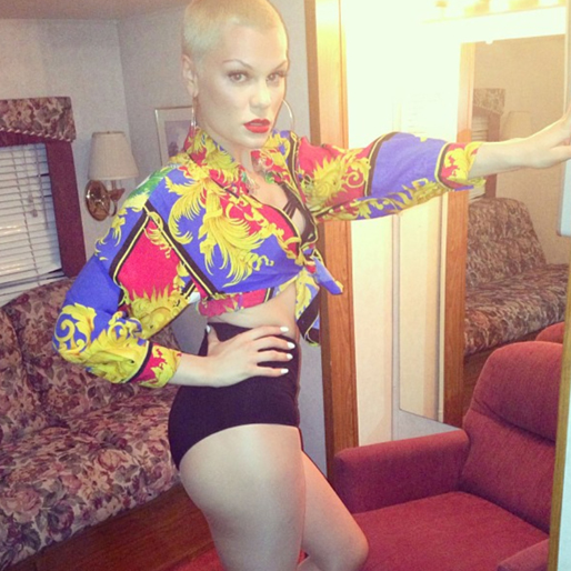 Jessie J testar outfits på en MTV-festival på Malta. Jessie J testar outfits på en MTV-festival på Malta.