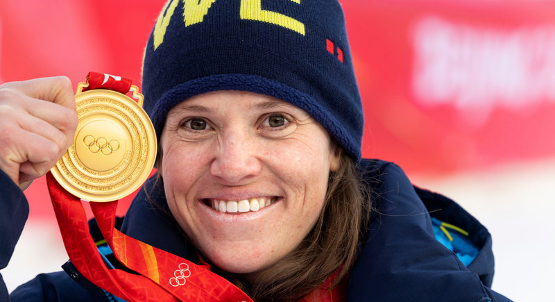Sara Hector med OS-guldet 2022.