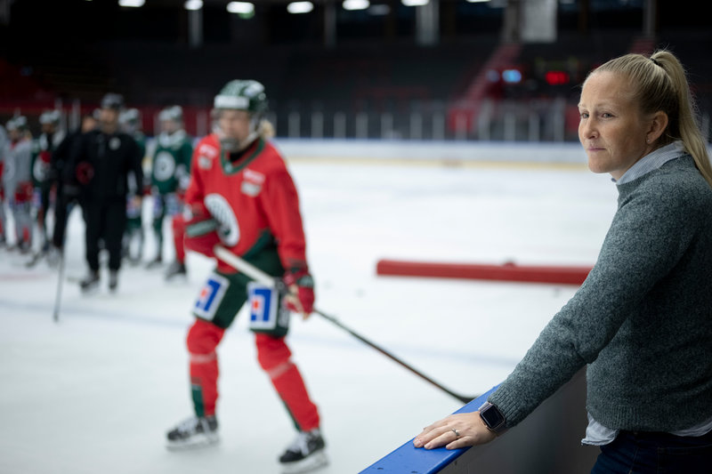 Efter flera år inom Linköpings organisation är Kim Martin Hasson nu sportchef för Frölundas damlag.
