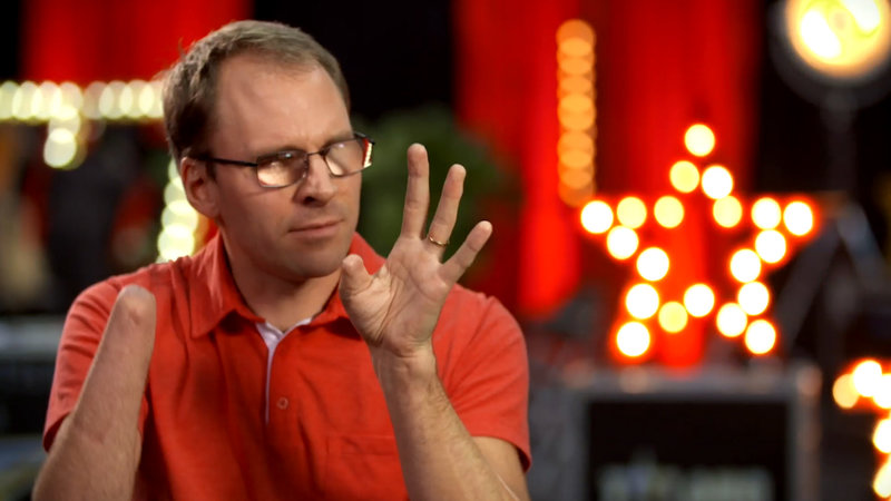 Patrick förlorade en hand i olyckan. Patrick förlorade en hand i olyckan.