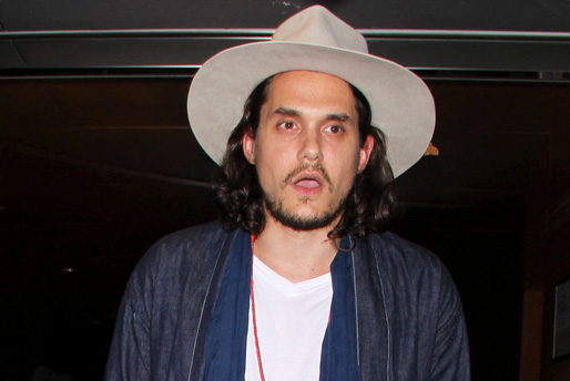 John Mayer, 34, har dejtat både Jennifer Love Hewitt, Taylor Swift (som dessutom skrivit två låtar om sin relation med Mayer) och så klart – Jessica Simpson och Jennifer Aniston. Tyvärr är Mayer något av en glappkäft som säljer ut sina ex till höger och vänster. John Mayer, 34, har dejtat både Jennifer Love Hewitt, Taylor Swift (som dessutom skrivit två låtar om sin relation med Mayer) och så klart – Jessica Simpson och Jennifer Aniston. Tyvärr är Mayer något av en glappkäft som säljer ut sina ex till höger och vänster.