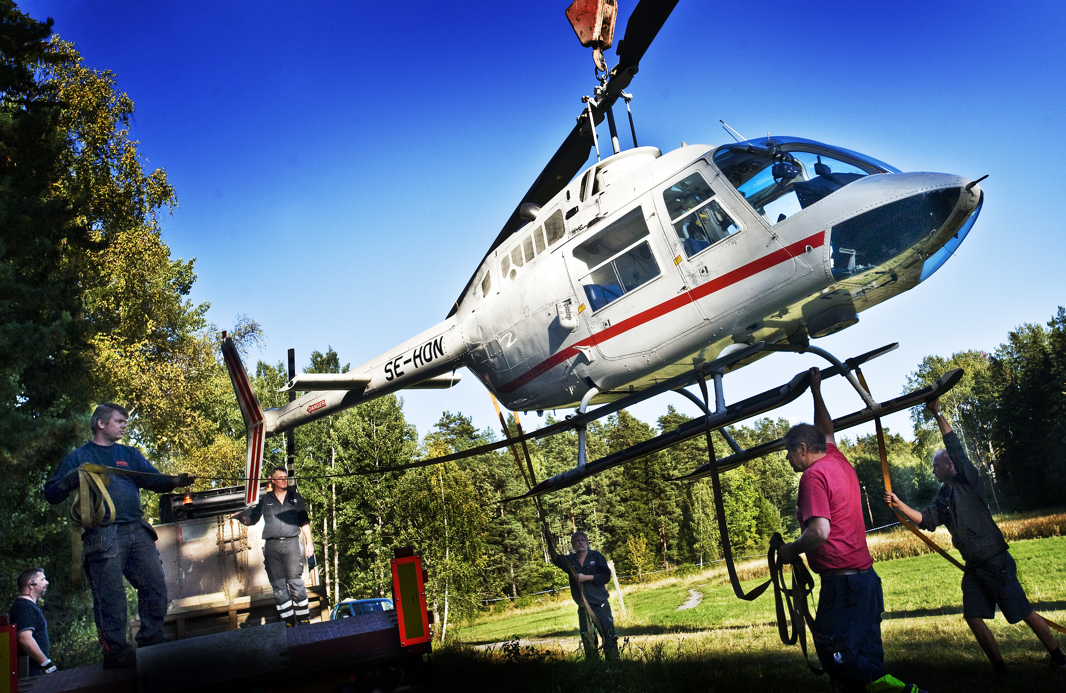 Rånarnas helikopter – en stulen Bell 206 Jet Ranger.
