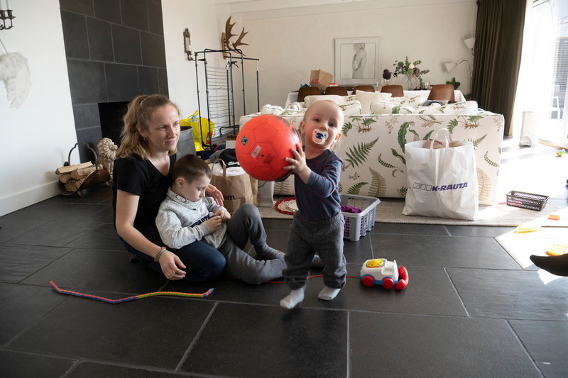 Tanya liftade med sönerna Mykhailo, 7, och Maksim, 1, från hemmet utanför Lviv till Sverige.