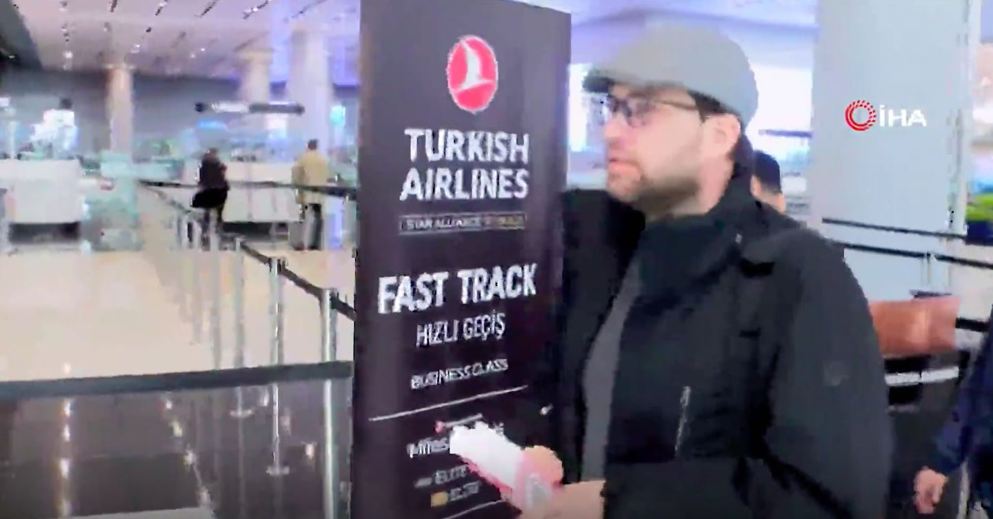 Jimmie Åkesson när han greps av turkisk polis. Jimmie Åkesson när han greps av turkisk polis.