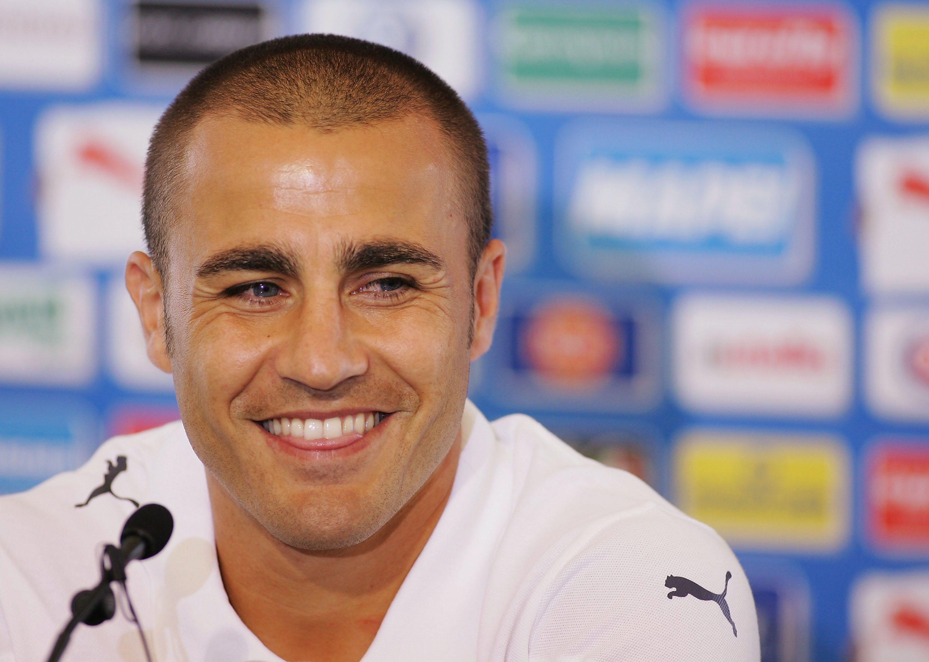 Den 9 juli 2006, lyfte han VM-pokalen. Samma dag fem år senare, meddelade Fabio Cannavaro att han lägger fotbollskona på hyllan. Den 9 juli 2006, lyfte han VM-pokalen. Samma dag fem år senare, meddelade Fabio Cannavaro att han lägger fotbollskona på hyllan.