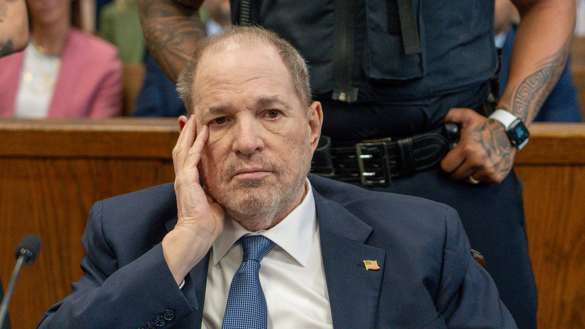 Harvey Weinstein i en rättssal på Manhattan i New York under onsdagen.
